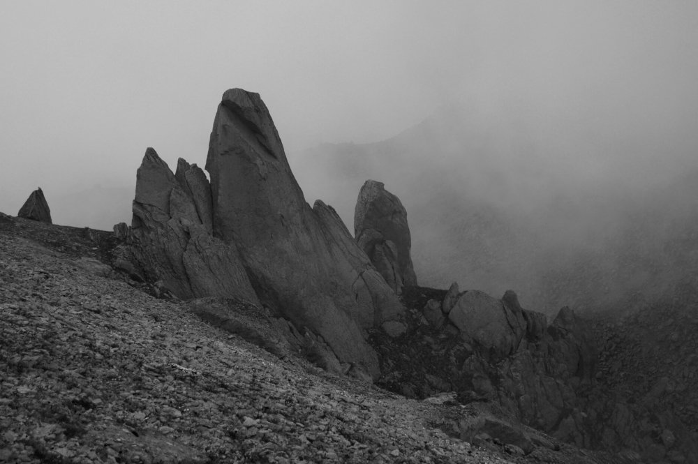 Острые скалы