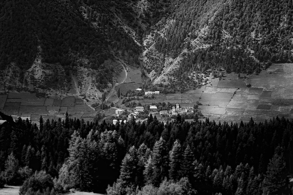 Жизнь под горой