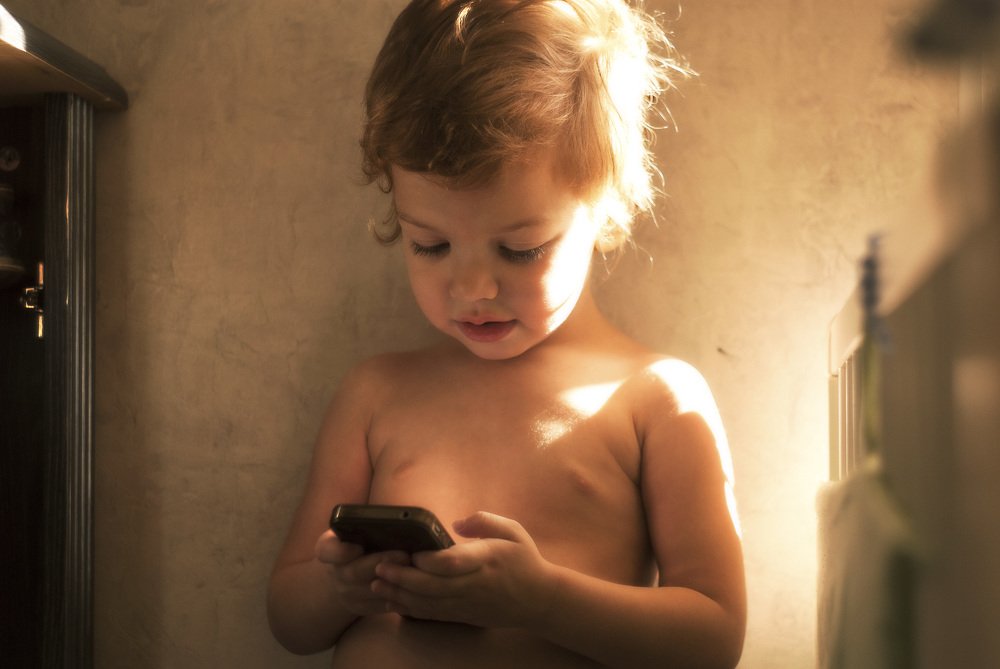 Кто-то стырил мамин телефон