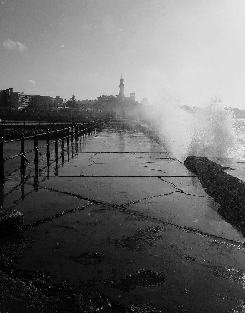 Passage besid the waves