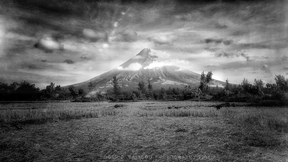 "Mayon Volcano"