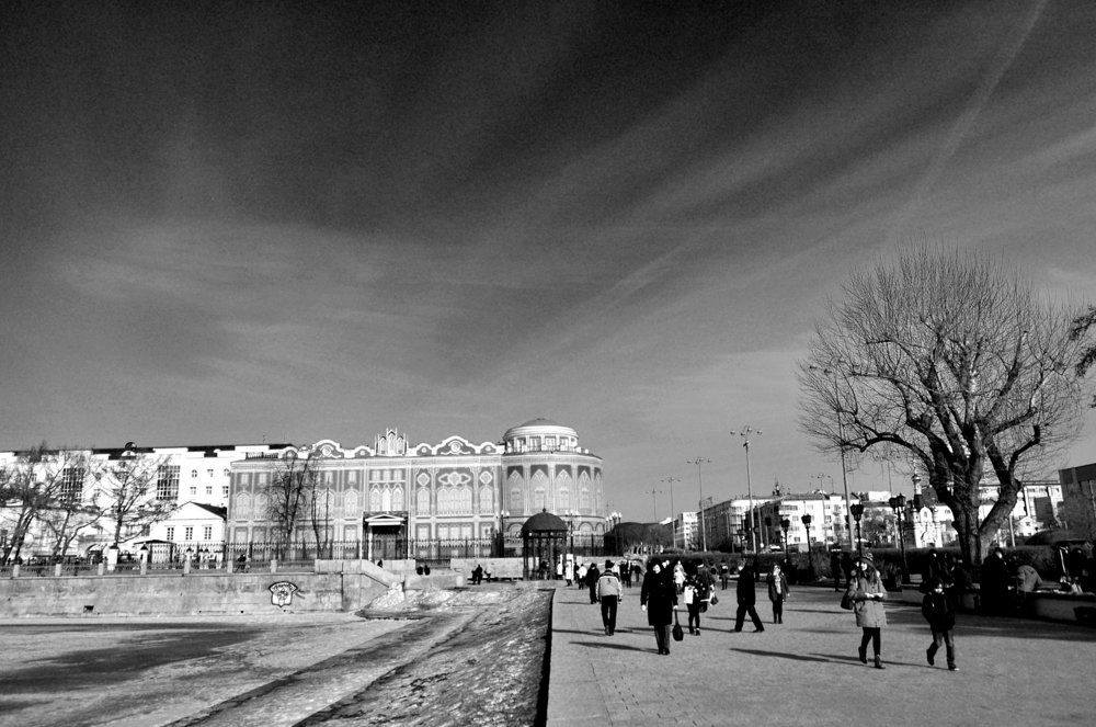 Половина трафика