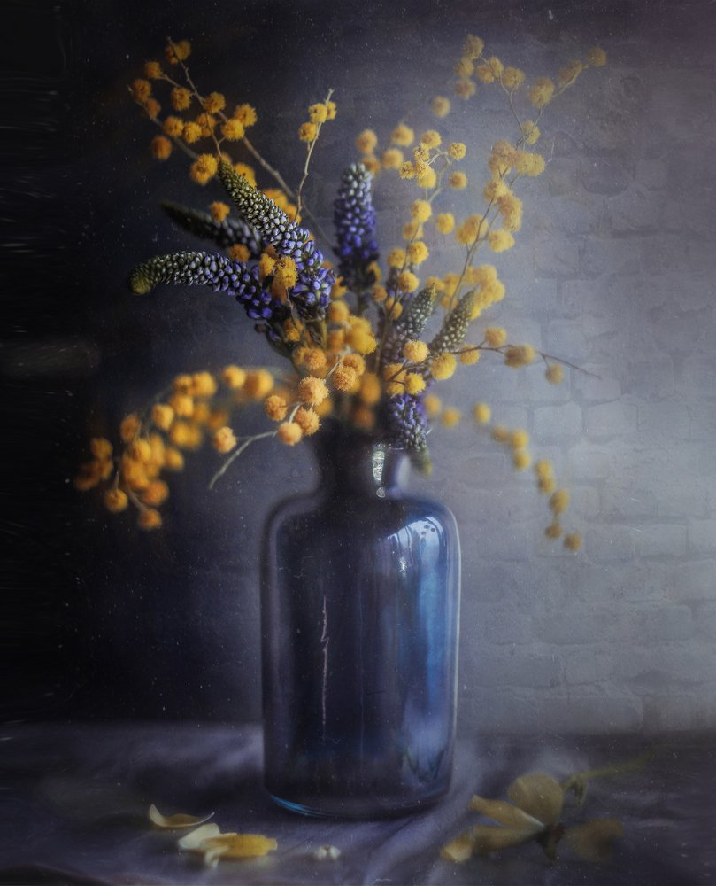 о синей вазе*