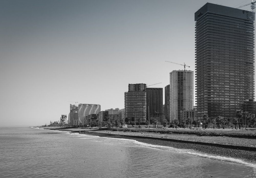 Море и новостройки