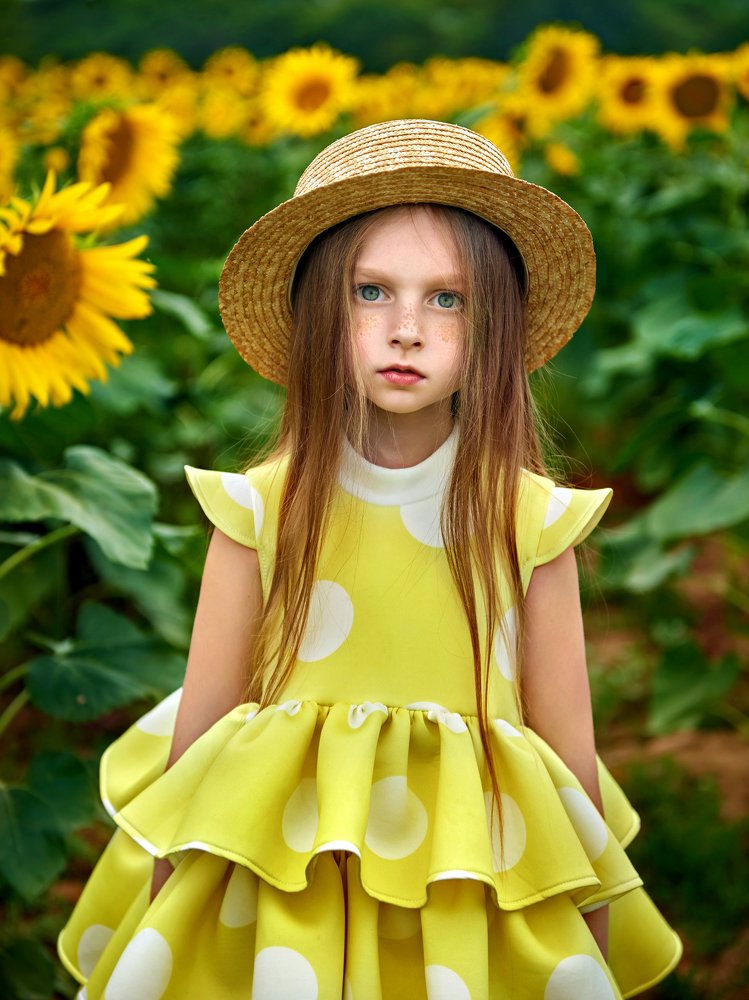 портрет Алисы в подсолнухах