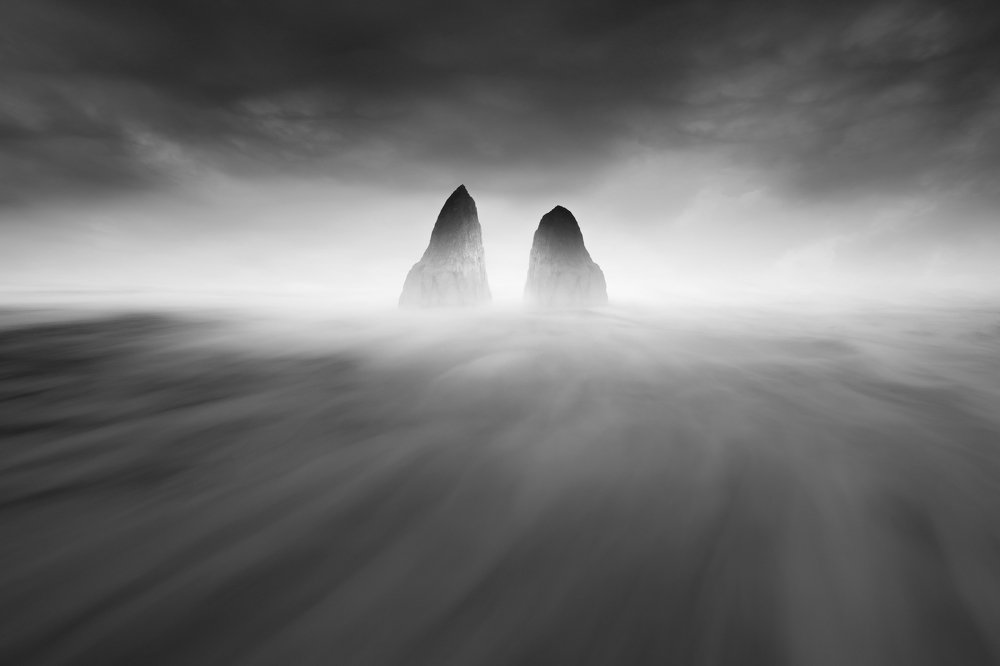 the movement of sea water and the island of death with visual arts