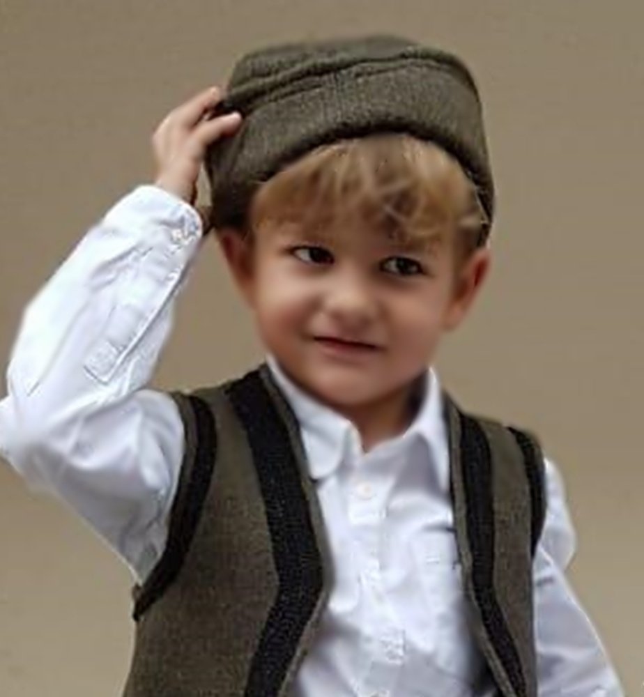 Dečak u spskoj nošnji