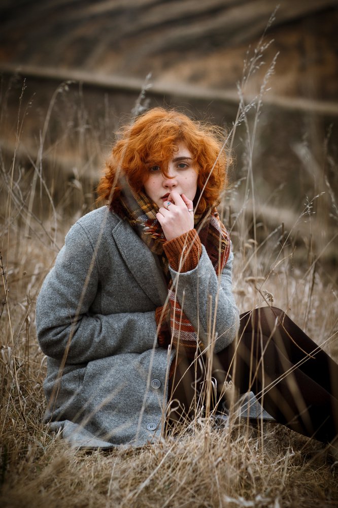 Девушка в мягком свете