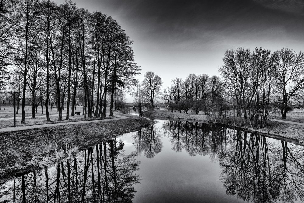 Весна в городском парке