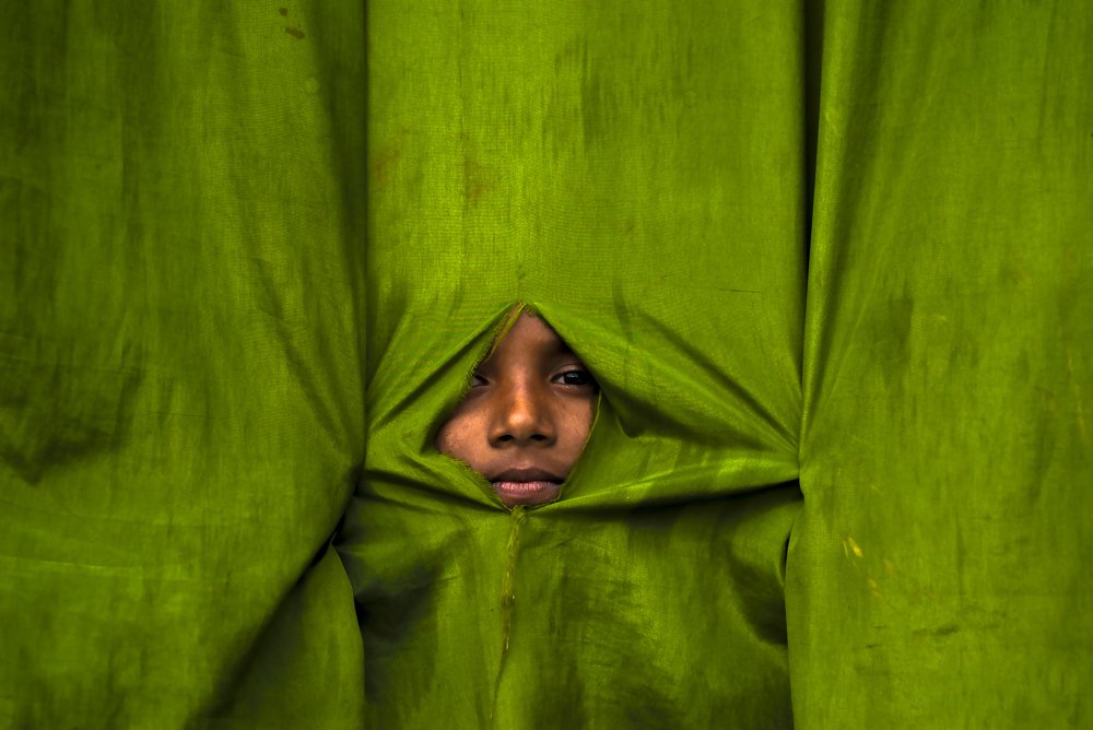 Behind the green happy life