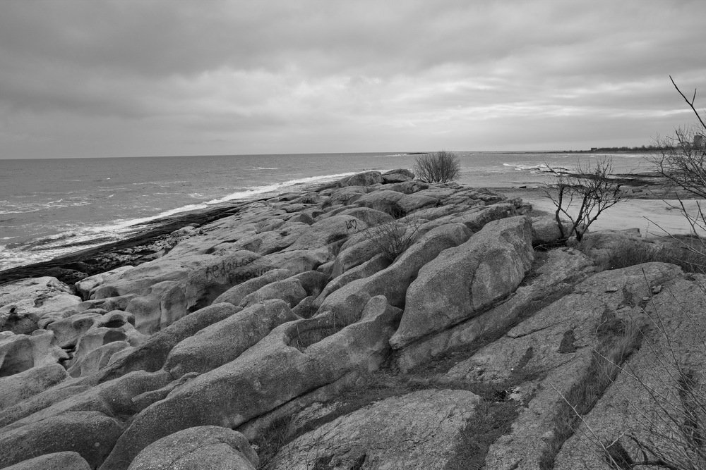 Камни каспийского берега