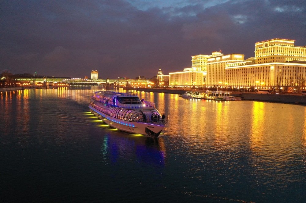 Поогулка по ночной реке