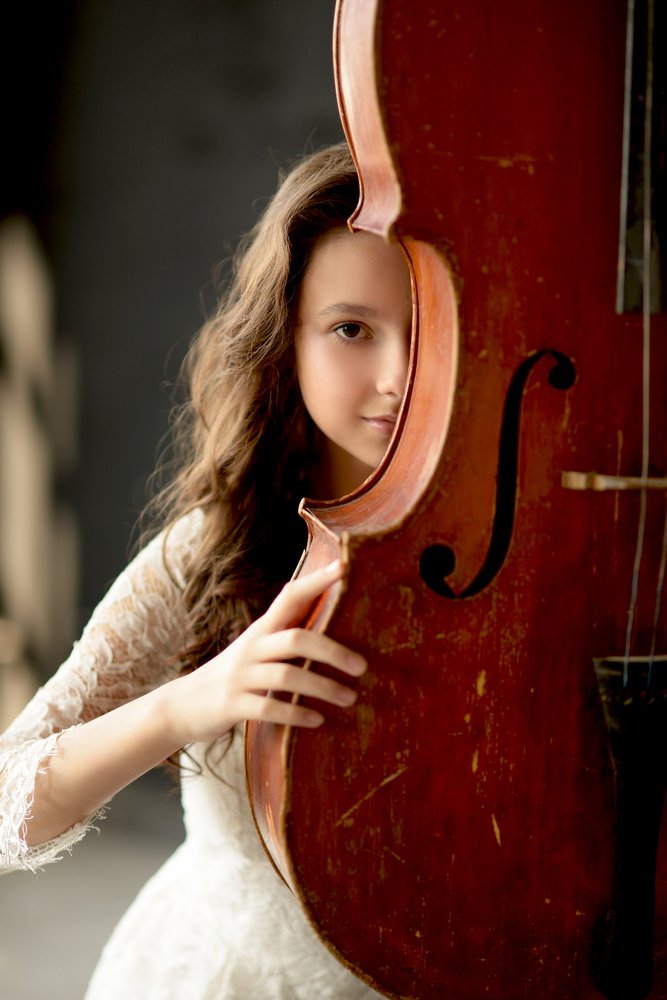 Девушка с виолончелью