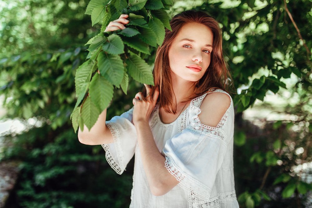 spring light girl