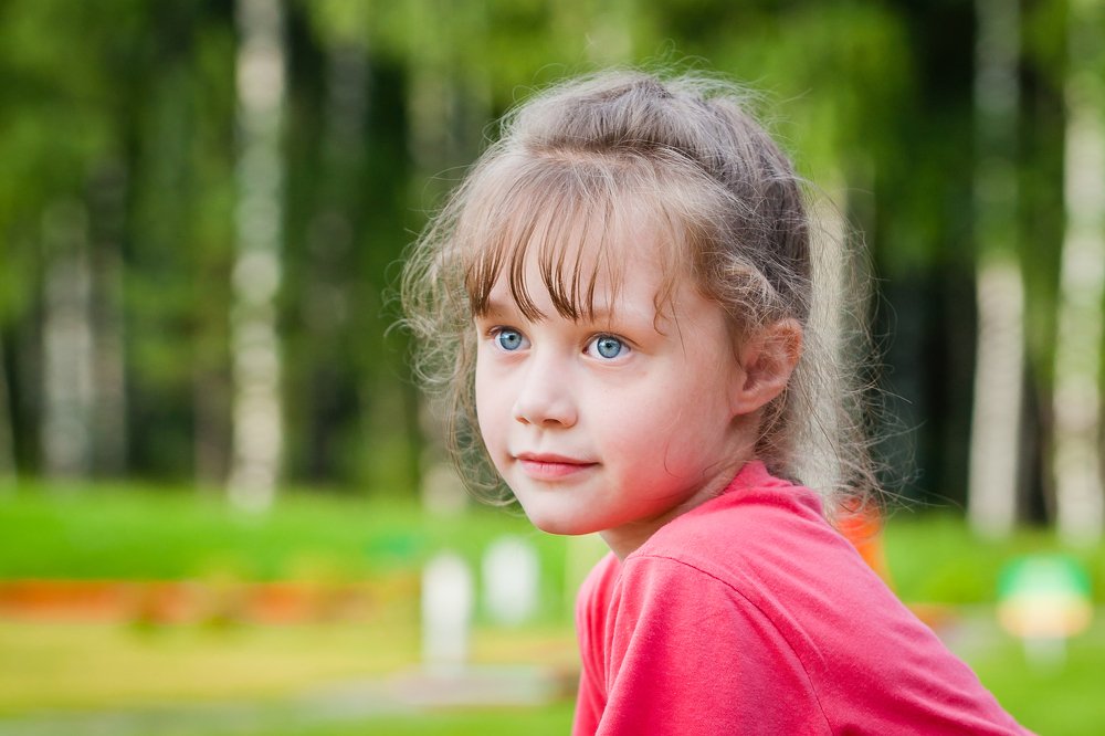 счастливая девочка