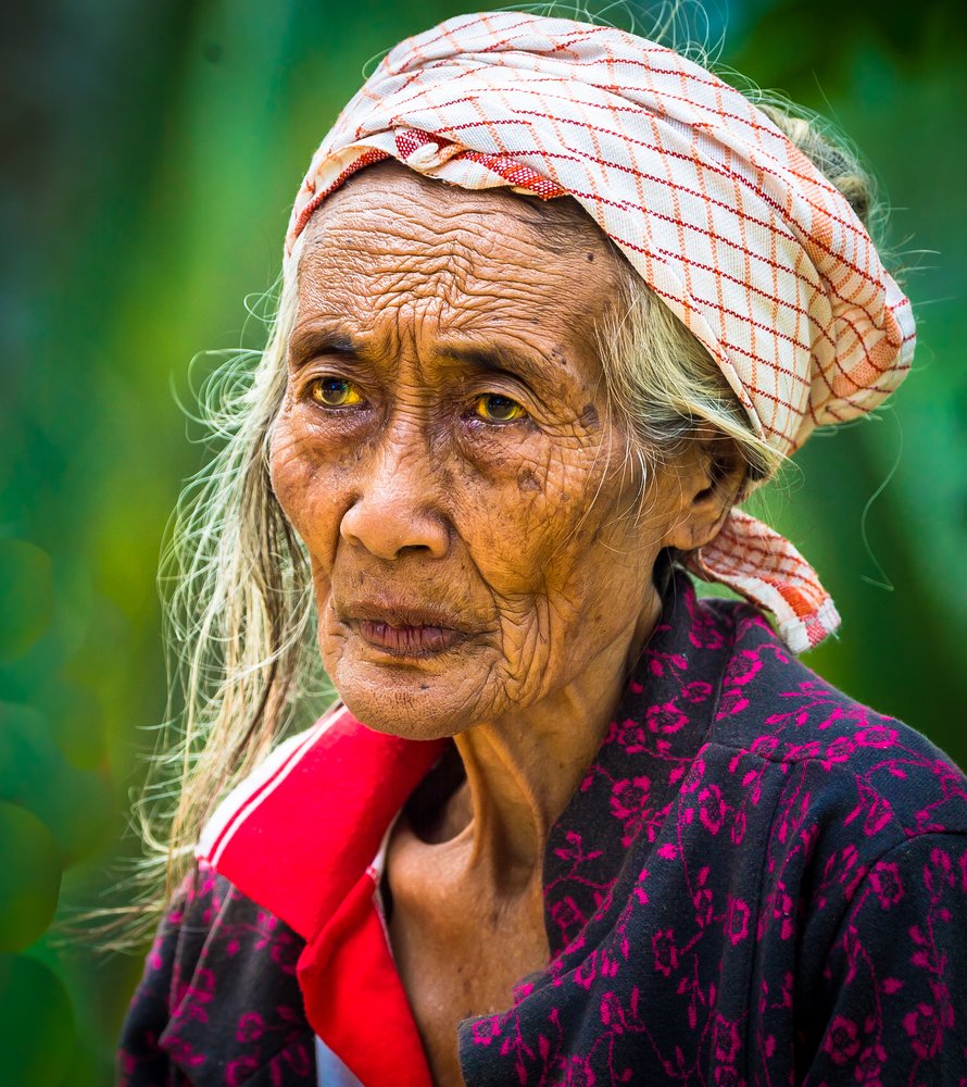 worries of the old village lady