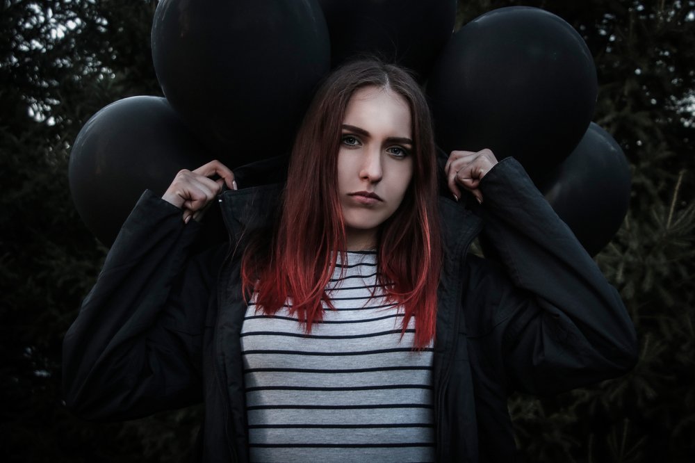 Девушка в чёрном