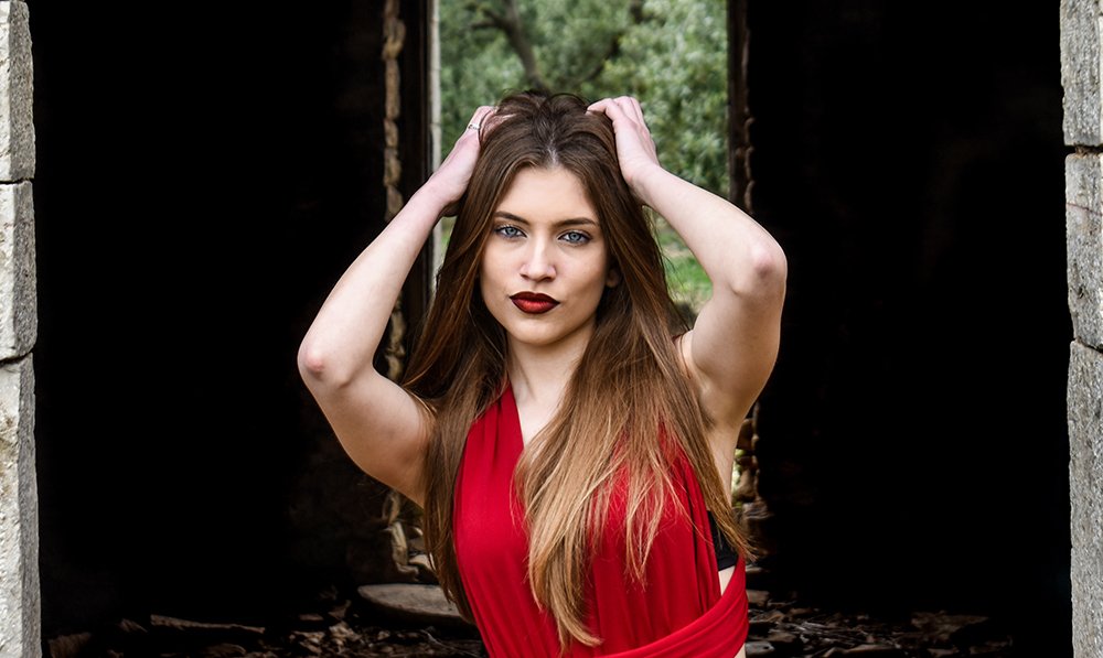 Attraverso il casale