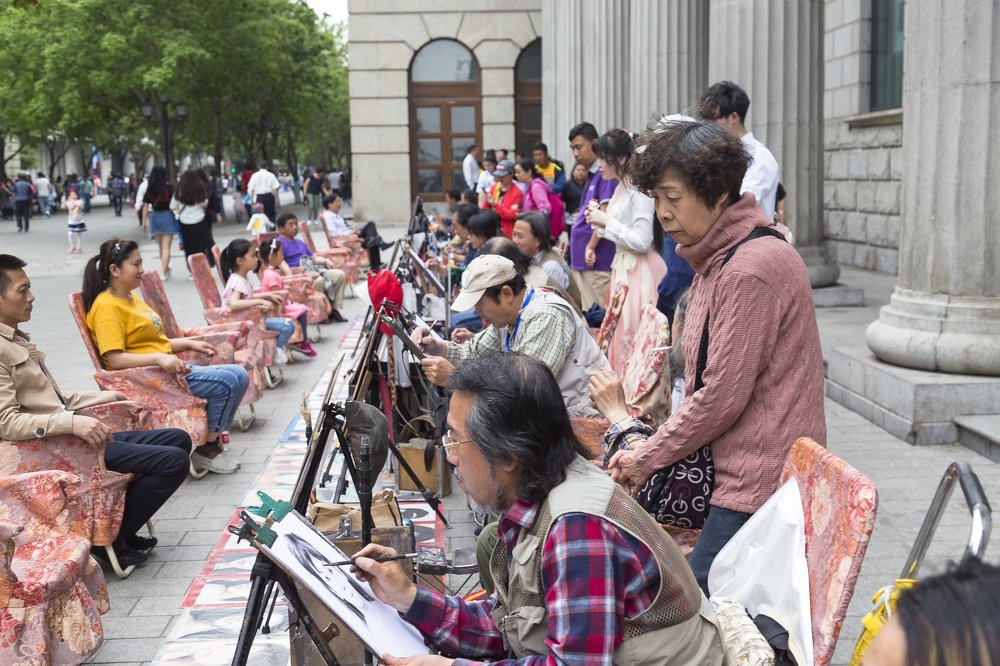 Уличные художники за работой