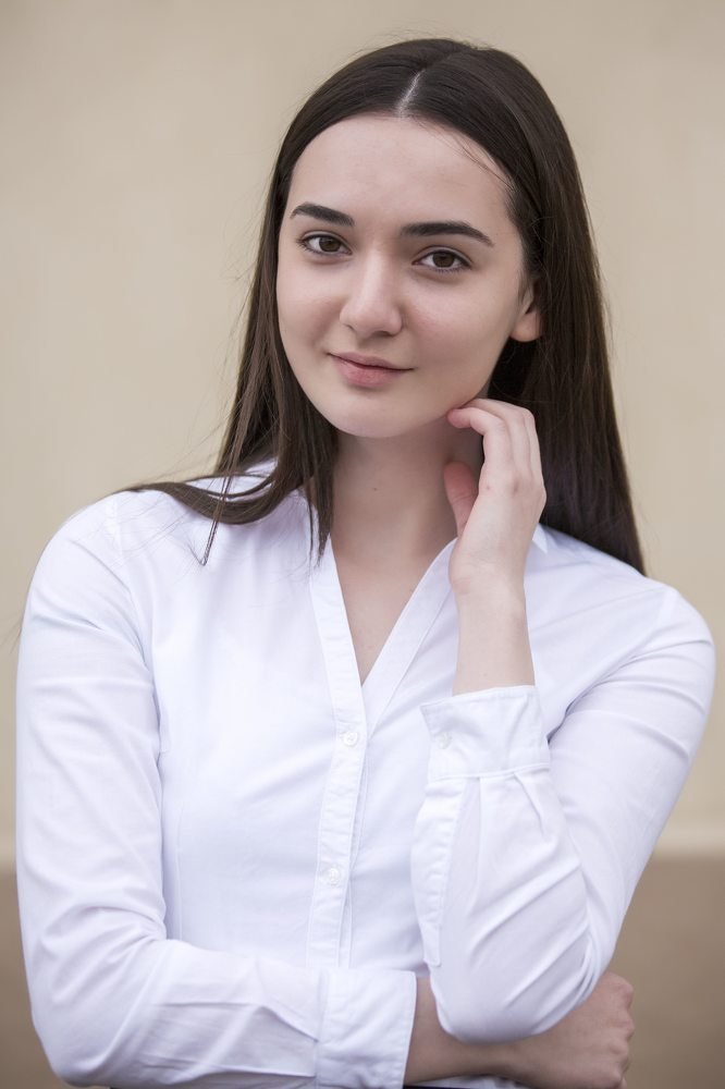 Выпускница