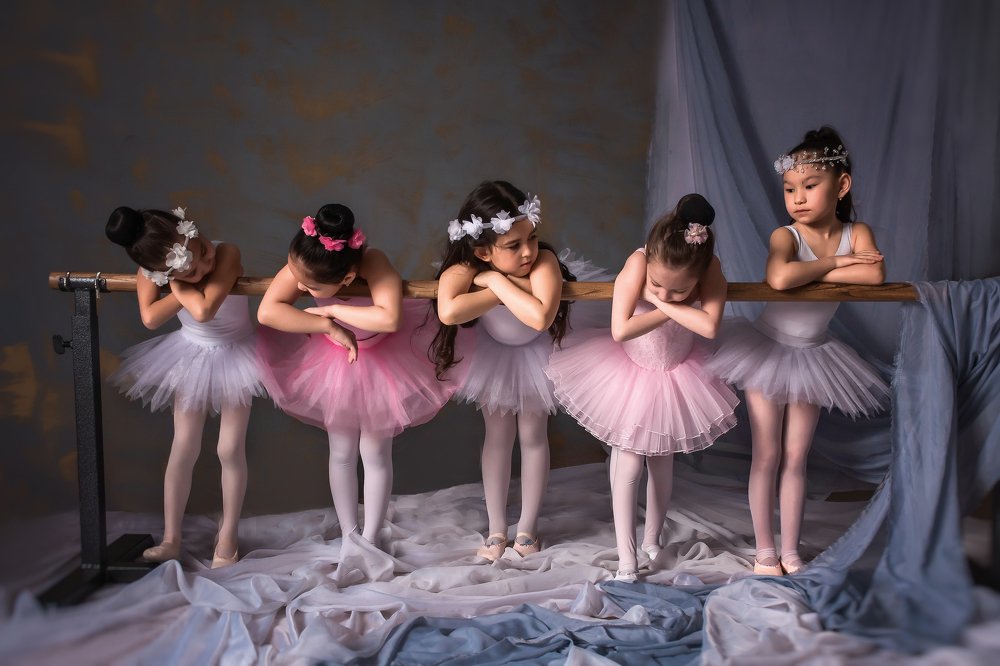 Танцовщицы отдыхают