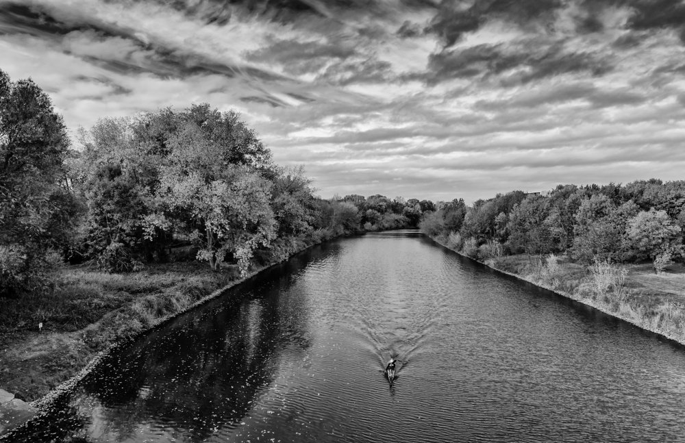 Мы с любимой на лодке катались...