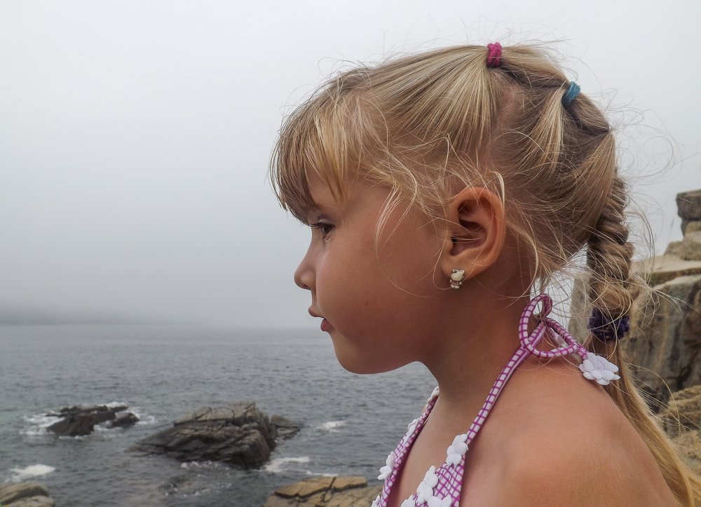 Девочка и море