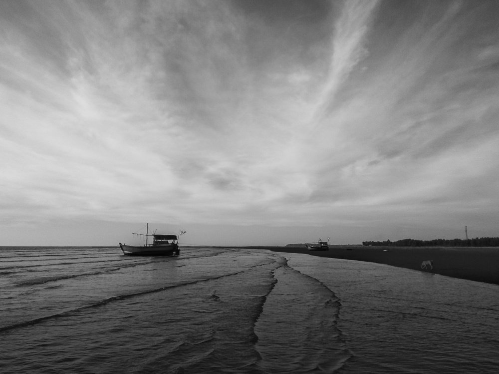 | Boat Beneath Beauty |