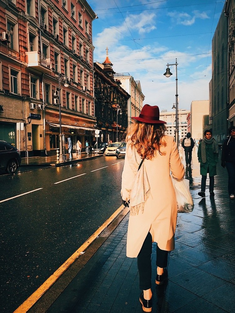 Незнакомка...