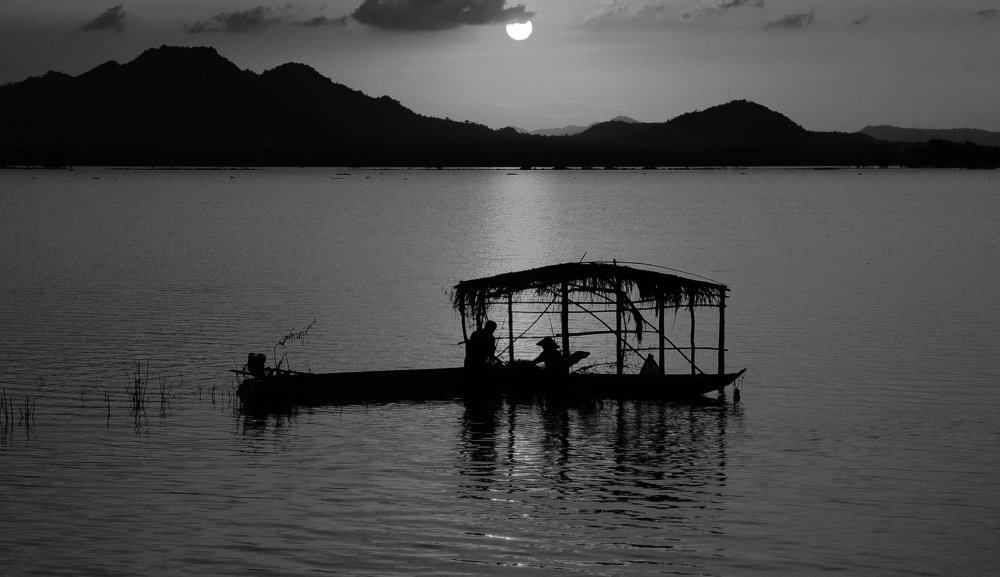 HANH PHUC ĐEM TRANG