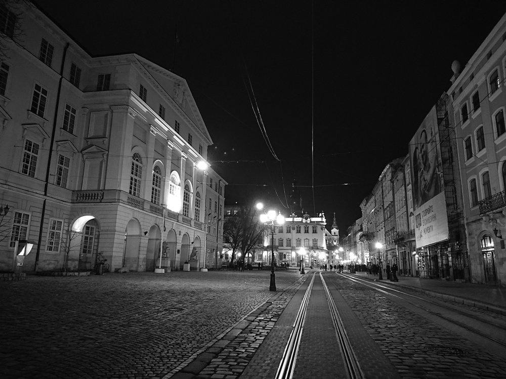 Lviv_Rynok_Square