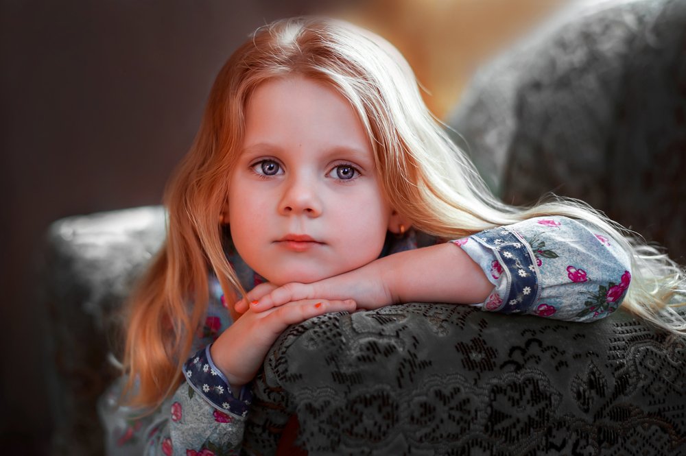 Девочка в мечтаниях