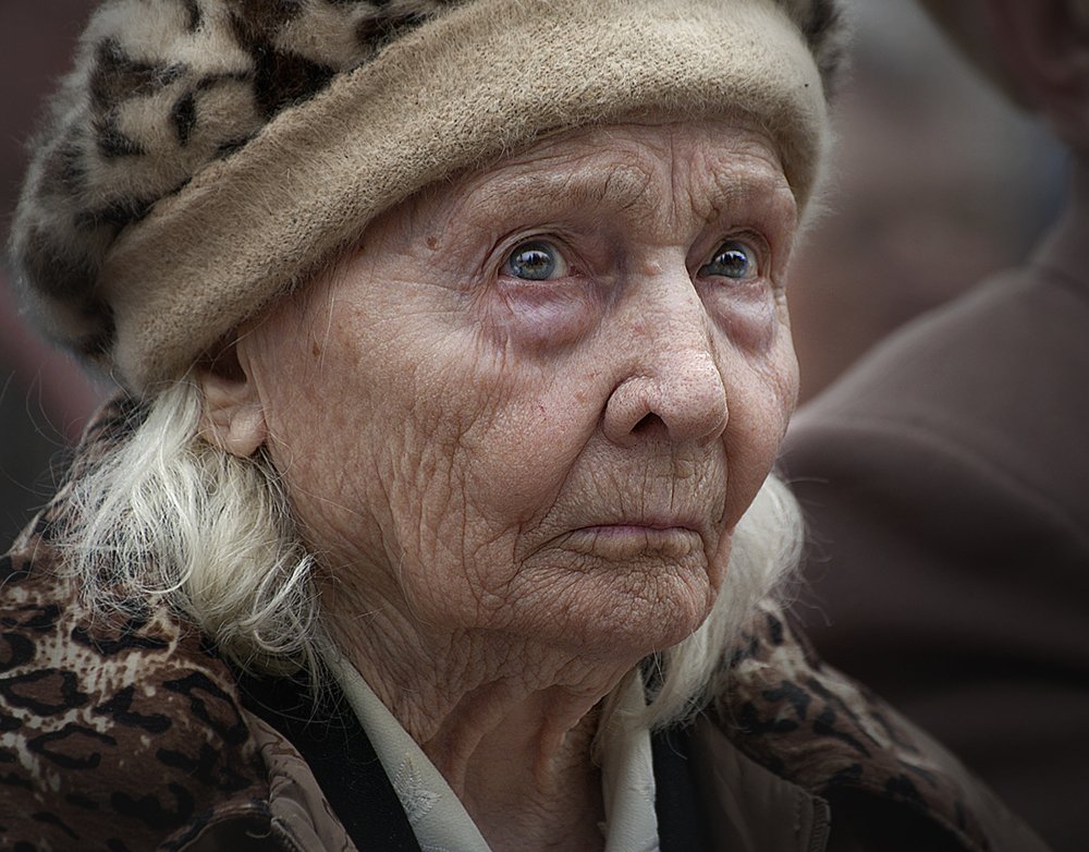 А годы летят словно птицы