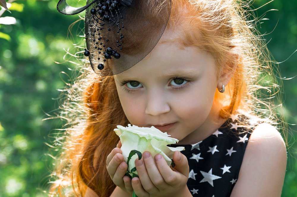 Рыжеволосая красавица