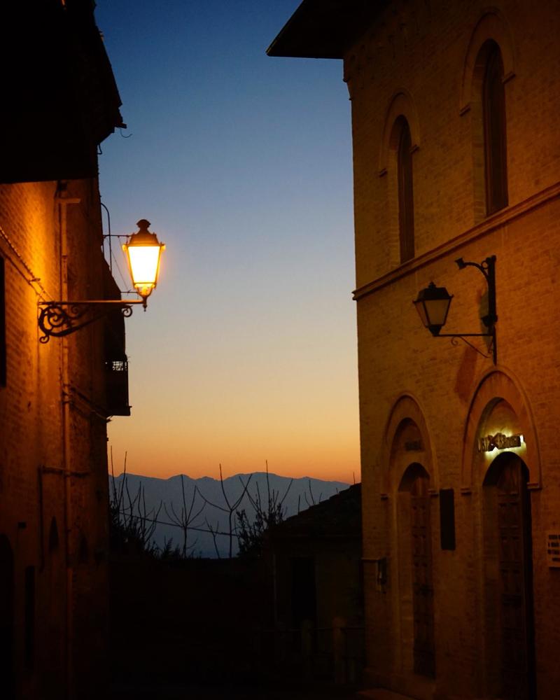 Ночной Монтелупоне,Италия