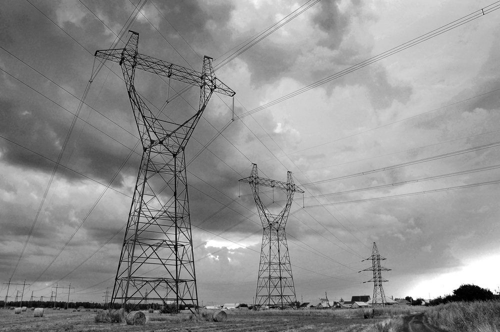 Опоры и провода