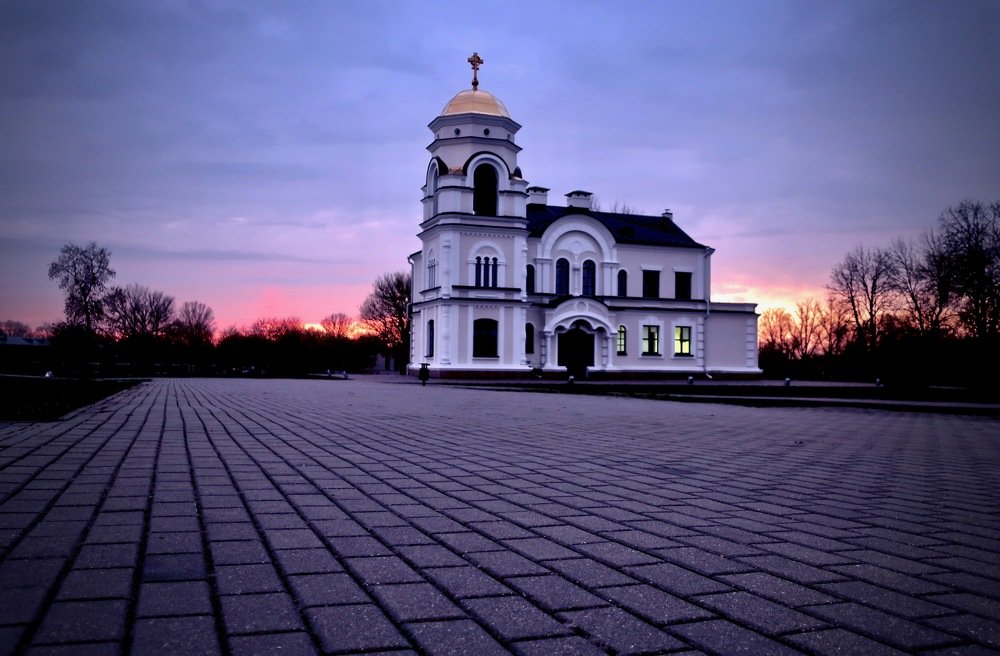 sunset at the Brest fortress