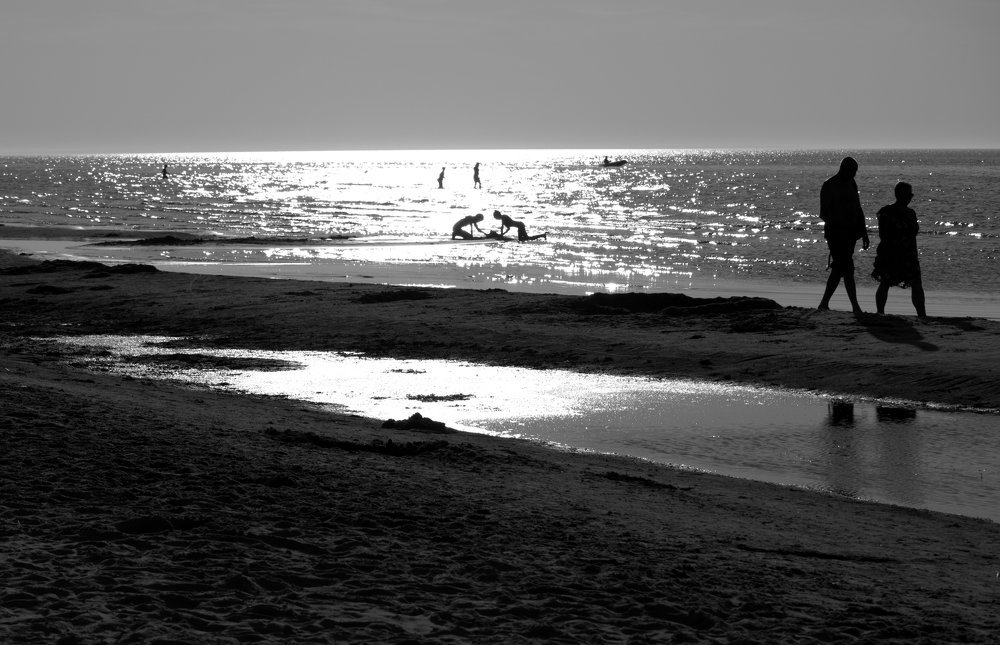 Shining sea in summer / Сияющее море летом