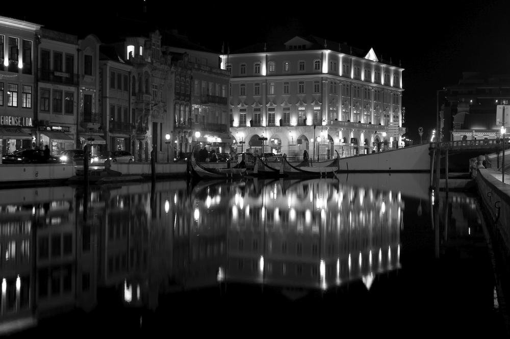 Aveiro city at night