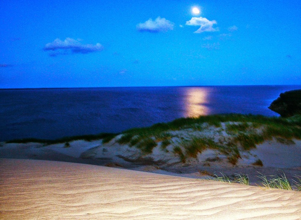 Mėnesiena Neringoje