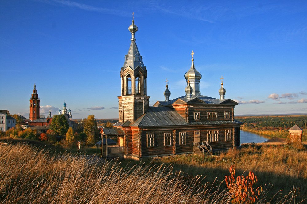 Храм на берегу