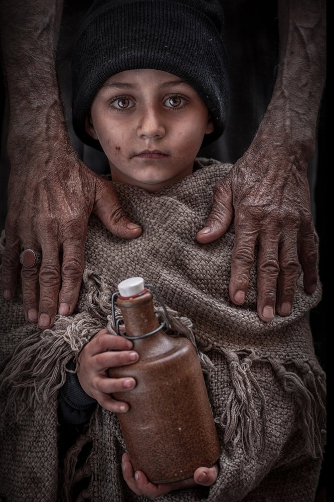 Dad, put your hand on my shoulder.