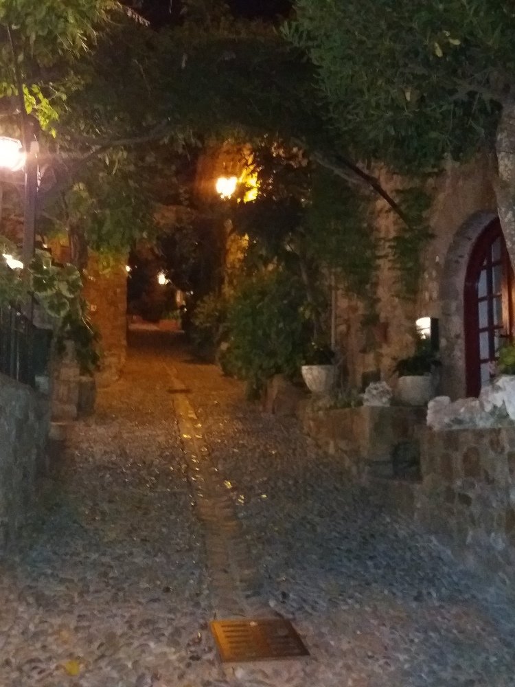 Вечерний город