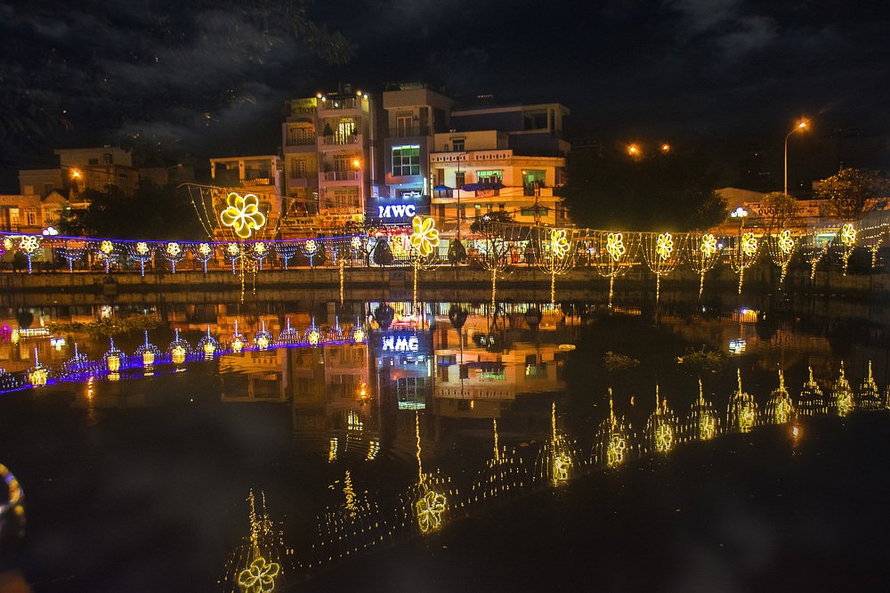 Phố chợ Lái Thiêu vào đêm