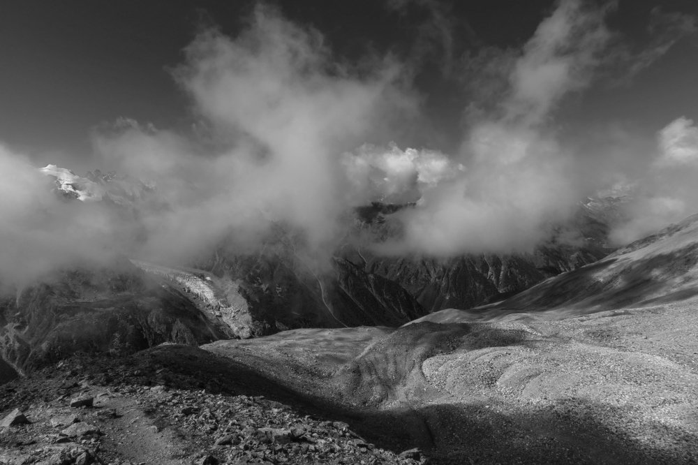 отрываясь от земли...