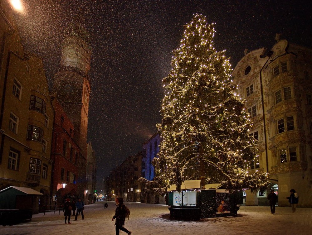 Новогодний снегопад