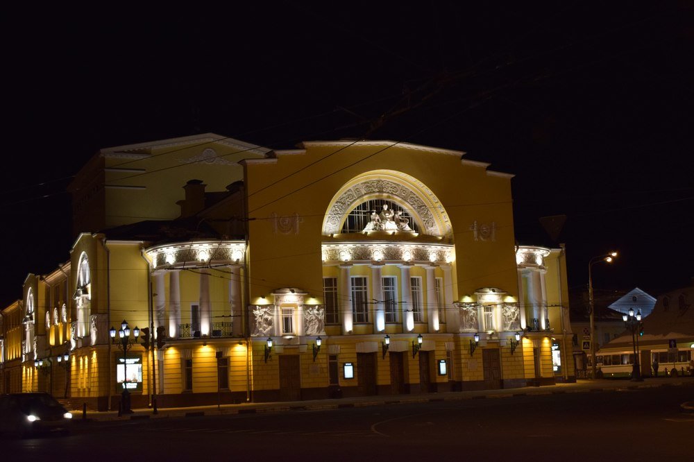 Ночной Ярославль. Театр имени Ф. Волков.