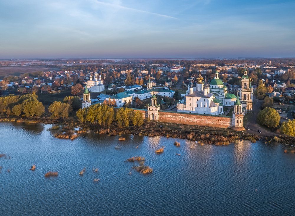 Восход на Ростовом.