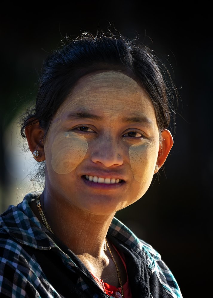 Young girl from Bagan