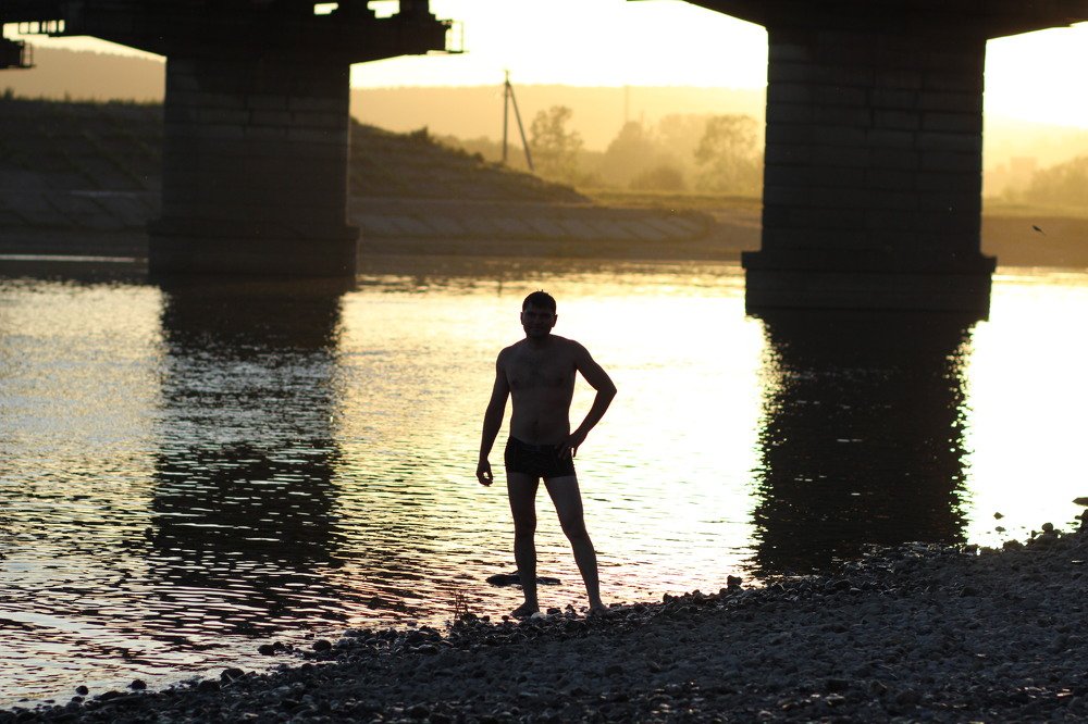 Закат на реке